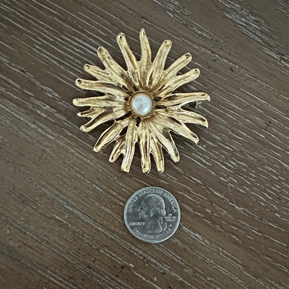 Vintage Gold Floral Brooch with Pearl Accent